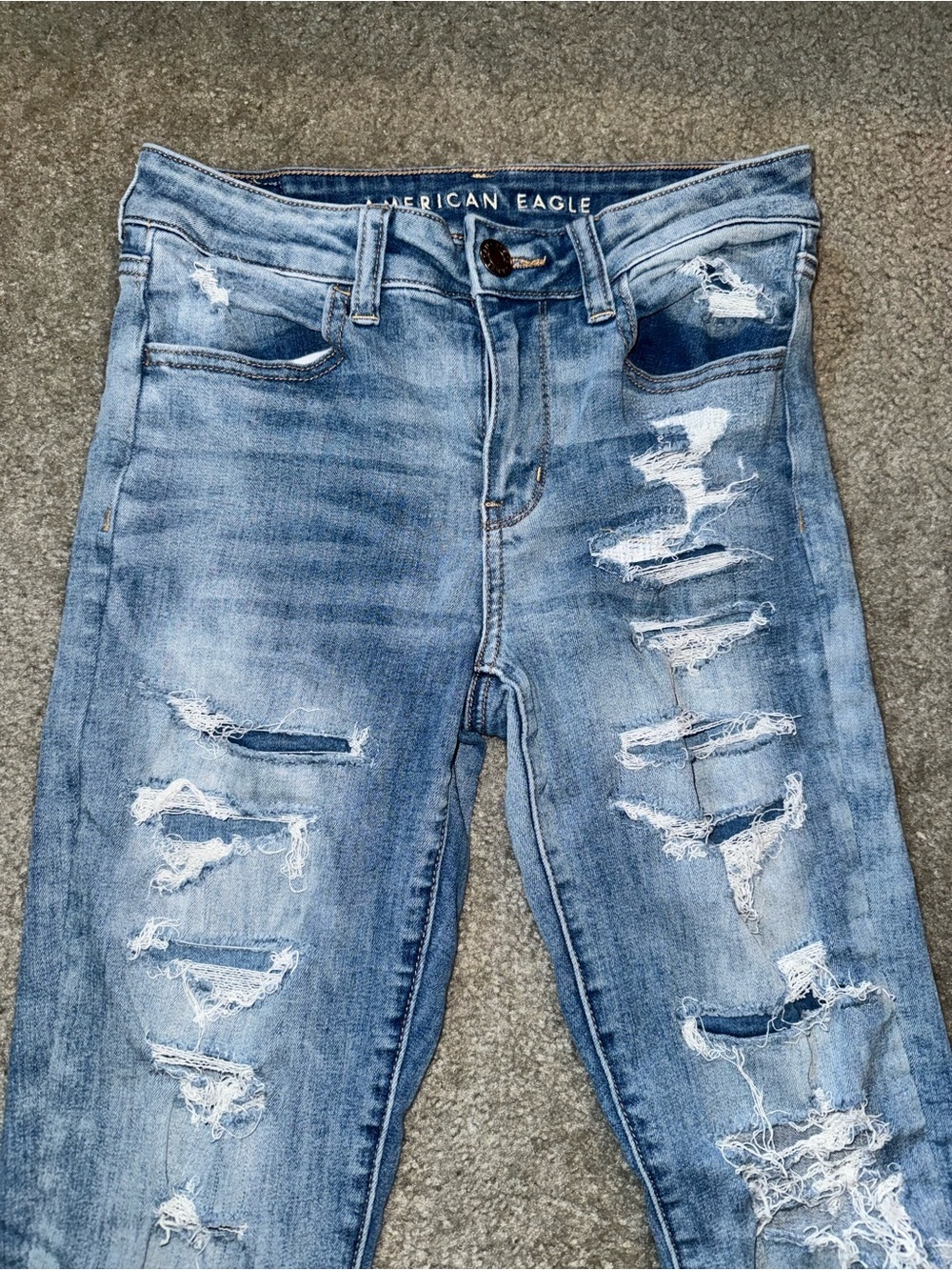 American Eagle Outfitters Light Blue Distressed Skinny Jeans - Picture 4 of 11